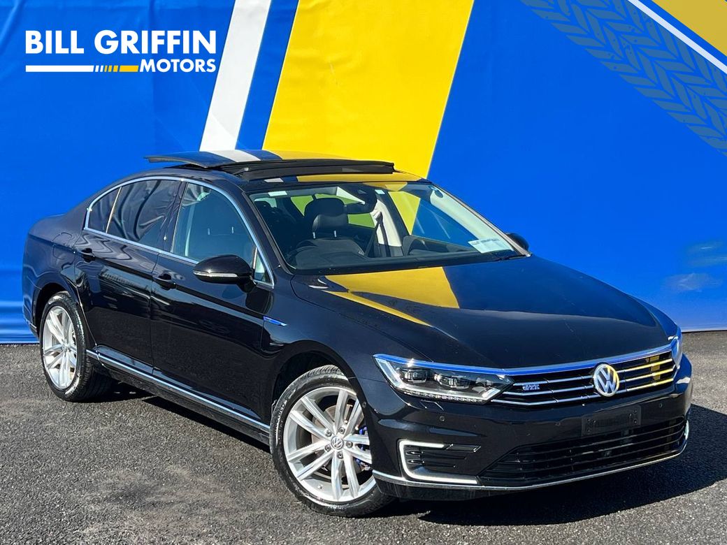 Image for 2016 Volkswagen Passat GTE ADVANCE 1.4 HYBRID AUTO ** HUGE SPEC ** // TILT & SLIDE PAN ROOF // DRIVER BACK MASSAGE SEAT // 360 SURROUND PARKING SENSORS 