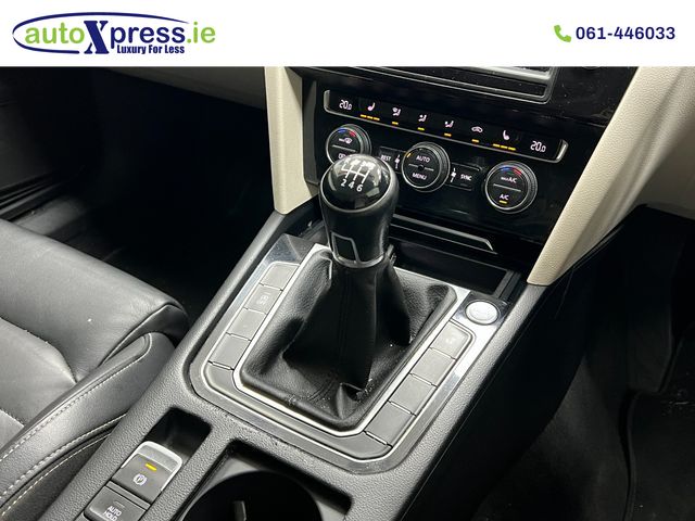 Image for 2017 Volkswagen Passat 2.0 Highline, Manual