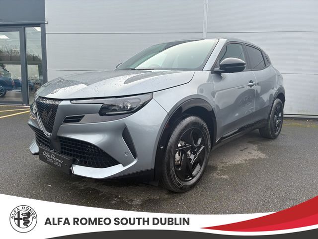 Image for 2026 Alfa Romeo Junior Ibrida