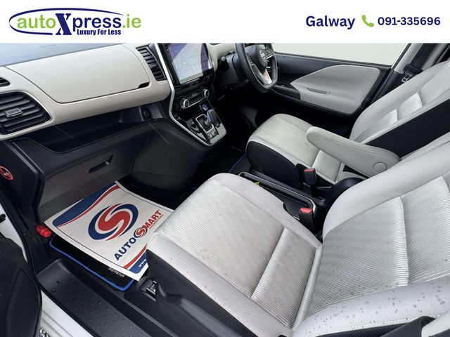 Image for 2020 Nissan Serena 7 SEAT E-POWER HIGHWAY STAR V Hybrid Automatic, Reversing camera