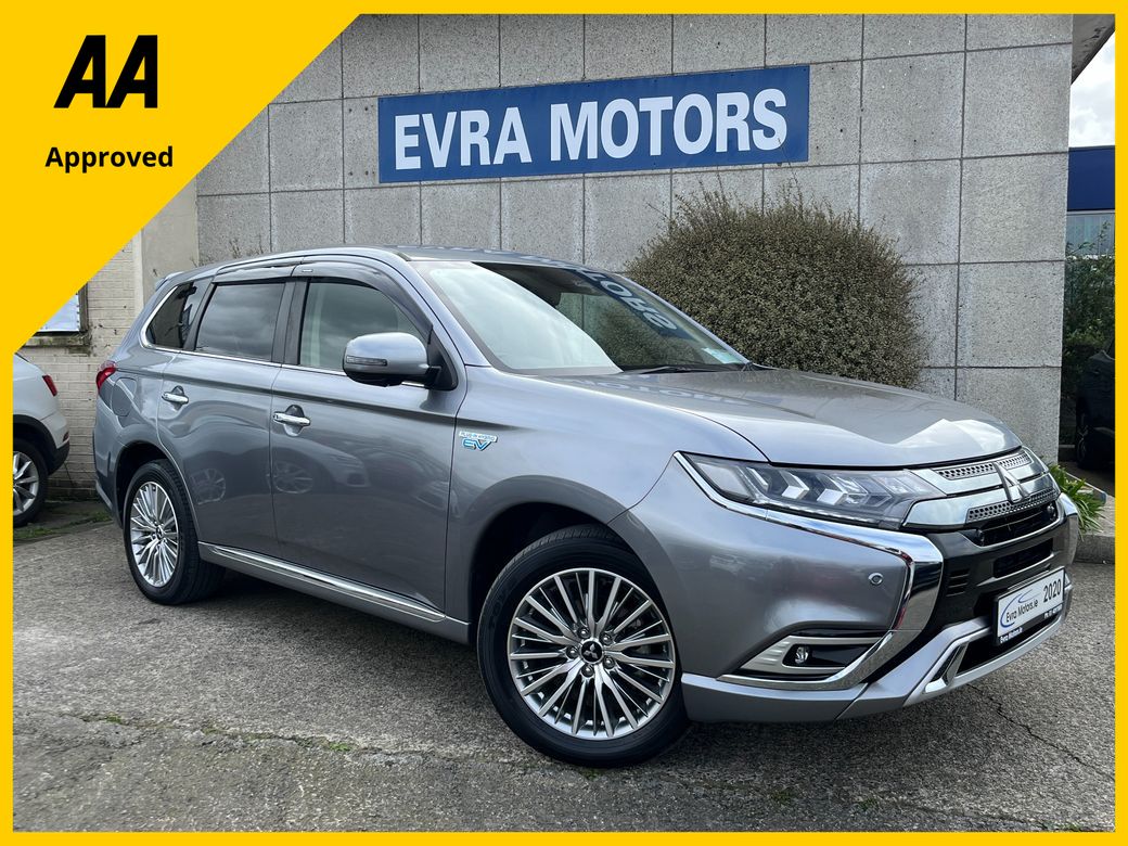 Image for 2020 Mitsubishi Outlander G PLUS 4WD AUTOMATIC PETROL PLUG IN HYBRID 2.4 PETROL //HIGH SPEC//SUNROOF//HALF LEATHER HEATED SEATS//HEATED STEERING WHEEL//REVERSE CAMERA//KEYLESS ENTRY//