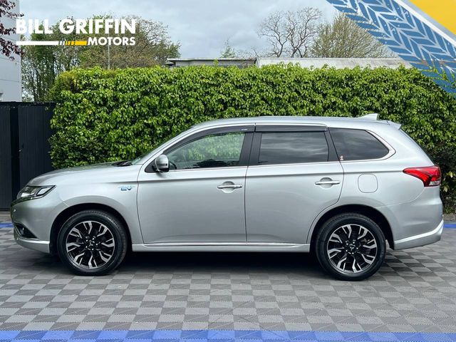 Image for 2018 Mitsubishi Outlander G PACKAGE 4WD 2.0 HYBRID // SERVICE HISTORY // DIAMOND CUT ALLOYS // LEATHER/ALCANTARA HEATED SEATS