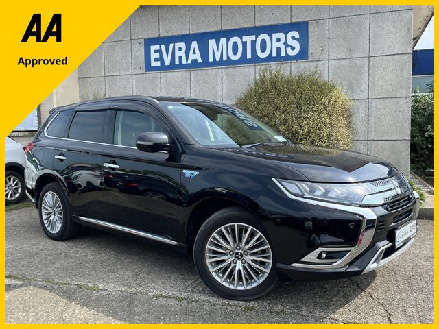 Image for 2018 Mitsubishi Outlander G 4WD AUTOMATIC 2.4 PETROL PLUG IN HYBRID //HALF LEATHER HEATED SEATS//REVERSE CAMERA//KEYLESS ENTRY//ADAPTIVE CRUISE CONTROL//