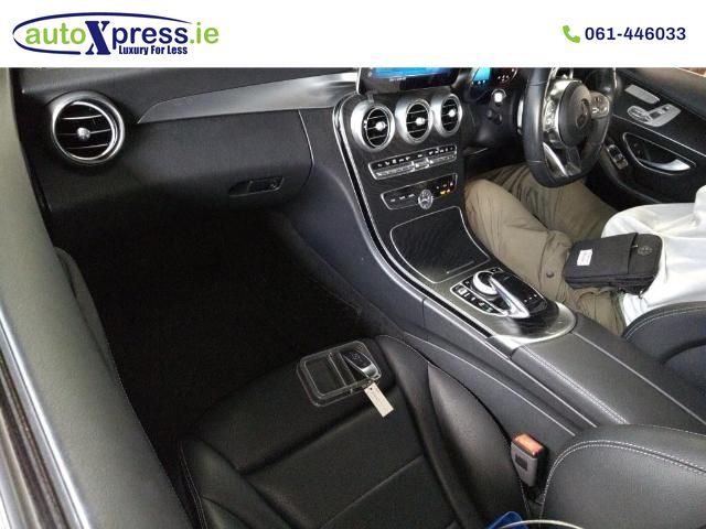 Image for 2018 Mercedes-Benz C 220 Avantgarde AMG Line, reversing camera