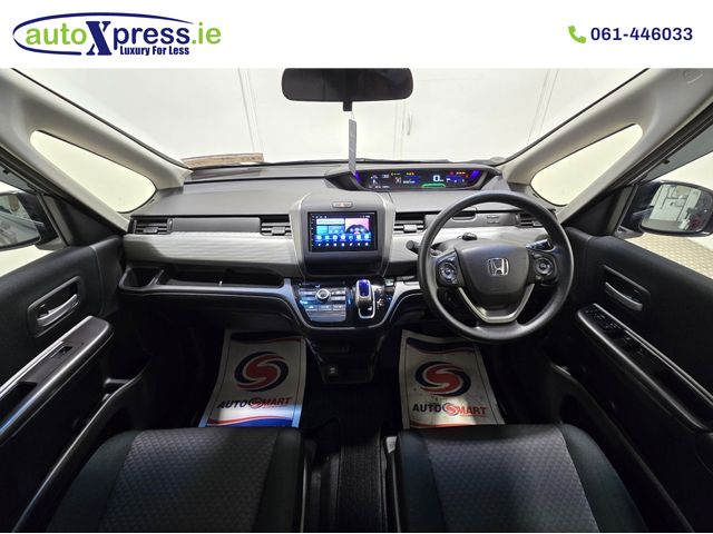 Image for 2017 Honda Freed + 1.5 Hybrid Automatic, Reversing camera