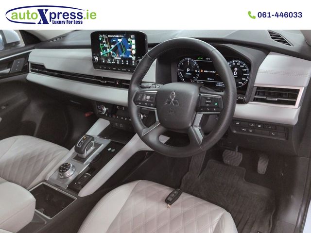 Image for 2022 Mitsubishi Outlander 7 seats, PHEV 4WD, Low mileage, Automatic 