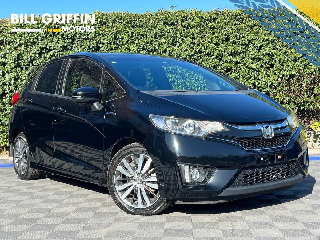 Image for 2017 Honda Fit SPORT 1.5 HYBRID // DIAMOND CUT ALLOYS // PADDLE GEAR SHIFTERS // CRUISE CONTROL