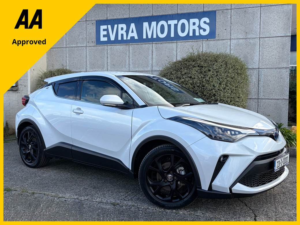 Image for 2023 Toyota C-HR SOL NERO AUTOMATIC HYBRID 1.8 PETROL //HIGH SPEC//LOW MILES//HALF LEATHER HEATED SEATS//360 PARKING CAMERAS//ADAPTIVE CRUISE CONTROL//KEYLESS ENTRY//