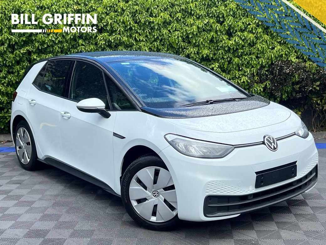 Image for 2023 Volkswagen ID.3 LIFE 58KWH // APPLE CARPLAY/ANDROID AUTO // DUAL ZONE CLIMATE CONTROL // DIGITAL CLUSTER