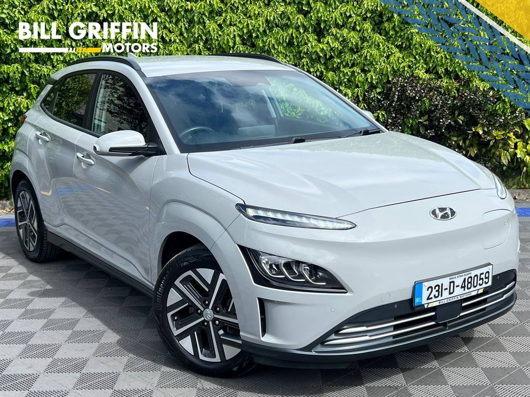 Image for 2023 Hyundai Kona PREMIUM 64 KWH // HEATED SEATS // REVERSE CAMERA // APPLE CARPLAY/ANDROID AUTO