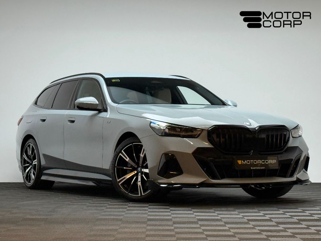 Image for 2025 BMW 5 Series 530E M SPORT *SMOKE WHITE INTERIOR*