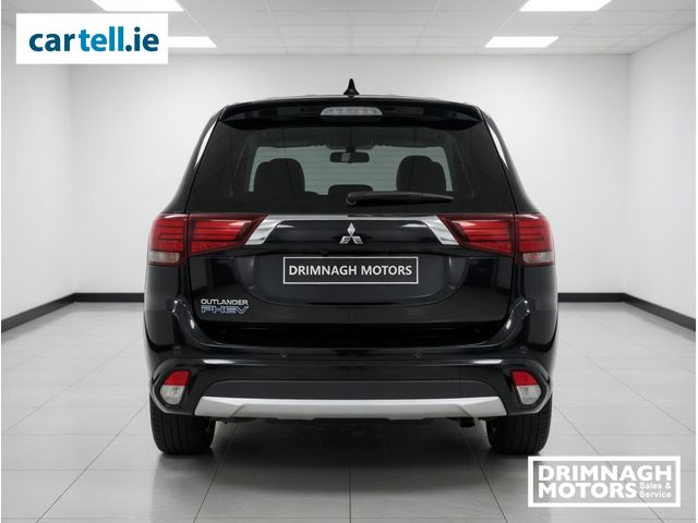Image for 2018 Mitsubishi Outlander 2, 0 GX3H 4 wheel drive plug in hybrid 