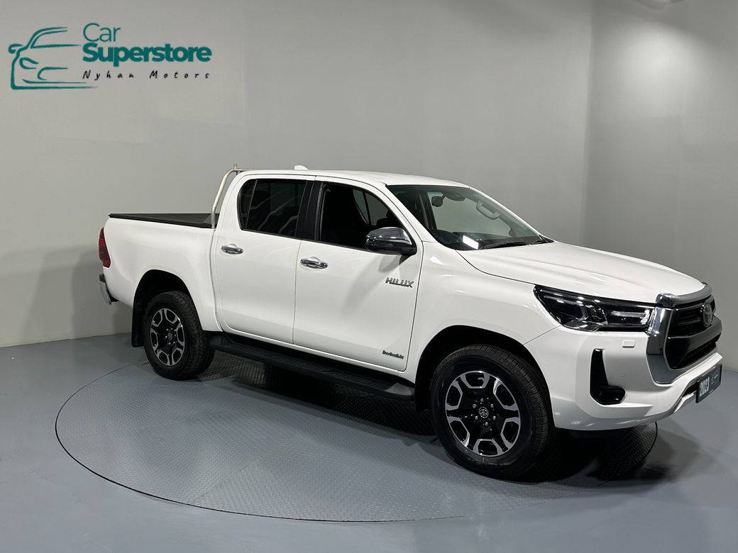 Image for 2023 Toyota Hilux 2.8 D-4D Invincible Automatic 231