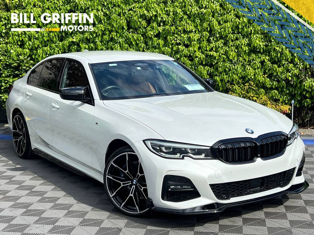 Image for 2020 BMW 3 Series 330e M-SPORT COMPETITION 2.0 HYBRID // VERY LOW MILEAGE // DIGITAL CLUSTER // LEATHER HEATED & POWERED M-SPORT SEATS