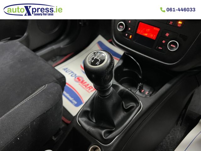 Image for 2015 Fiat Punto 1.4 Easy 3-Door Hatchback