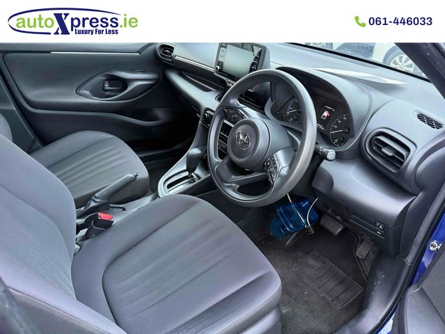 Image for 2021 Toyota Yaris 1.5 HYBRID X Automatic, Reversing camera