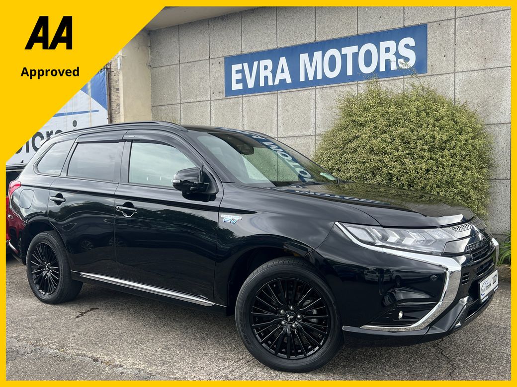 Image for 2021 Mitsubishi Outlander BLACK EDITION PHEV HYBRID 4WD 2.4 PETROL //LOW MILES//HIGH SPEC//HALF LEATHER HEATED SEATS//REVERSE CAMERA//ADAPTIVE CRUISE CONTROL//HEATED STEERING WHEEL//