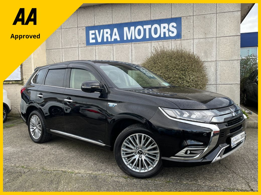 Image for 2020 Mitsubishi Outlander G 4WD HYBRID PLUG IN AUTOMATIC 2.4 PETROL //HIGH SPEC//HALF LEATHER HEATED SEATS//KEYLESS ENTRY//ADAPTIVE CRUISE CONTROL//HEATED STEERING WHEEL//