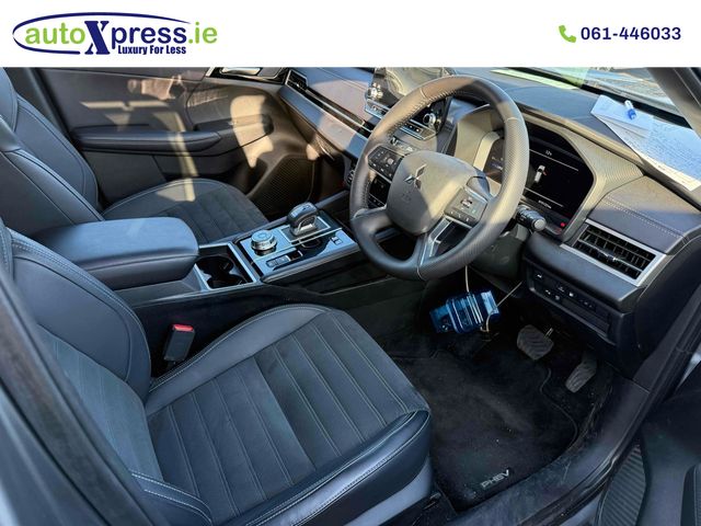 Image for 2023 Mitsubishi Outlander PHEV 4WD BLACK EDITION, Low mileage, reversing camera