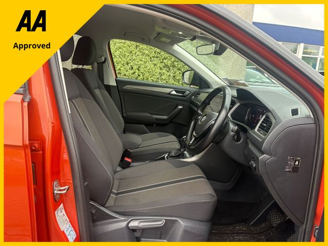 Image for 2020 Volkswagen T-Roc AUTOMATIC 2.0 DIESEL //LOW MILEAGE//ADAPTIVE CRUISE CONTROL//REVERSE CAMERA//