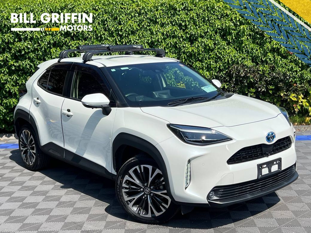 Image for 2022 Toyota Yaris Cross Z-PACKAGE 1.5 HYBRID AUTO ** HUGE SPEC ** //SERVICE HISTORY // DIAMOND CUT ALLOYS // HEATED HALF LEATHER SEATS