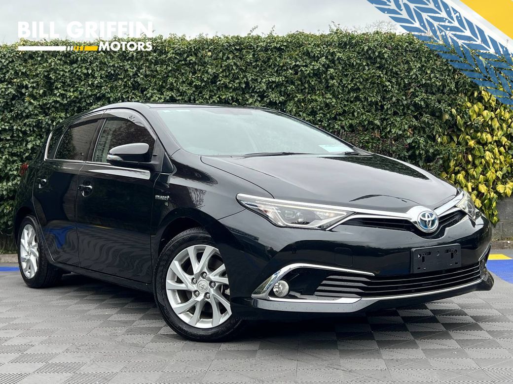 Image for 2016 Toyota Auris 1.8 HYBRID AUTO // 16" ALLOYS // HALF LEATHER INTERIOR // DUAL ZONE CLIMATE CONTROL