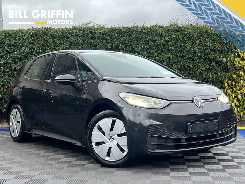 Image for 2023 Volkswagen ID.3 LIFE 58KWH // APPLE CARPLAY/ANDROID AUTO // PARKING SENSORS // DUAL ZONE CLIMATE CONTROL