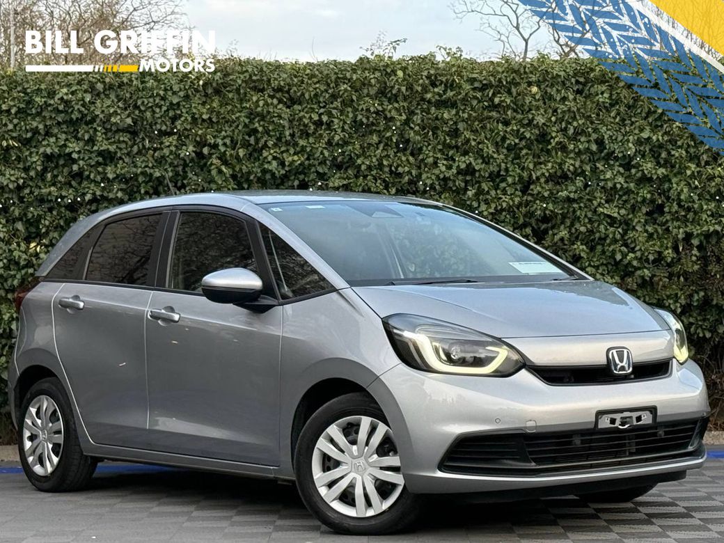 Image for 2023 Honda Fit 1.5 HYBRID // REVERSE CAMERA // BLUETOOTH MUSIC // DIGITAL CLIMATE CONTROL