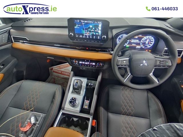 Image for 2023 Mitsubishi Outlander PHEV 4WD, 7 Seats, Ultra low mileage 