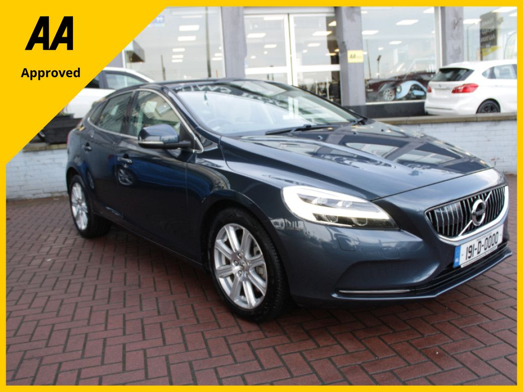 Image for 2019 Volvo V40 2.0D4 INSCRIPTION 5DR HATCHBACK AUTO HUGE SPEC // 1 OWNER CAR // AS NEW CONDITION THROUGHOUT // BUY WITH CONFIDENCE AA AND SIMI APPROVED DEALER 2026 // FINANCE ARRANGED //