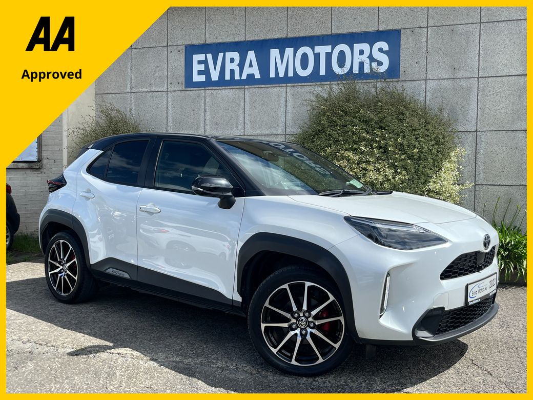 Image for 2023 Toyota Yaris Cross GR SPORT AUTOMATIC HYBRID 1.5 PETROL //HALF LEATHER SEATS//360 PARKING CAMERAS//KEYLESS ENTRY//ADAPTIVE CRUISE CONTROL//