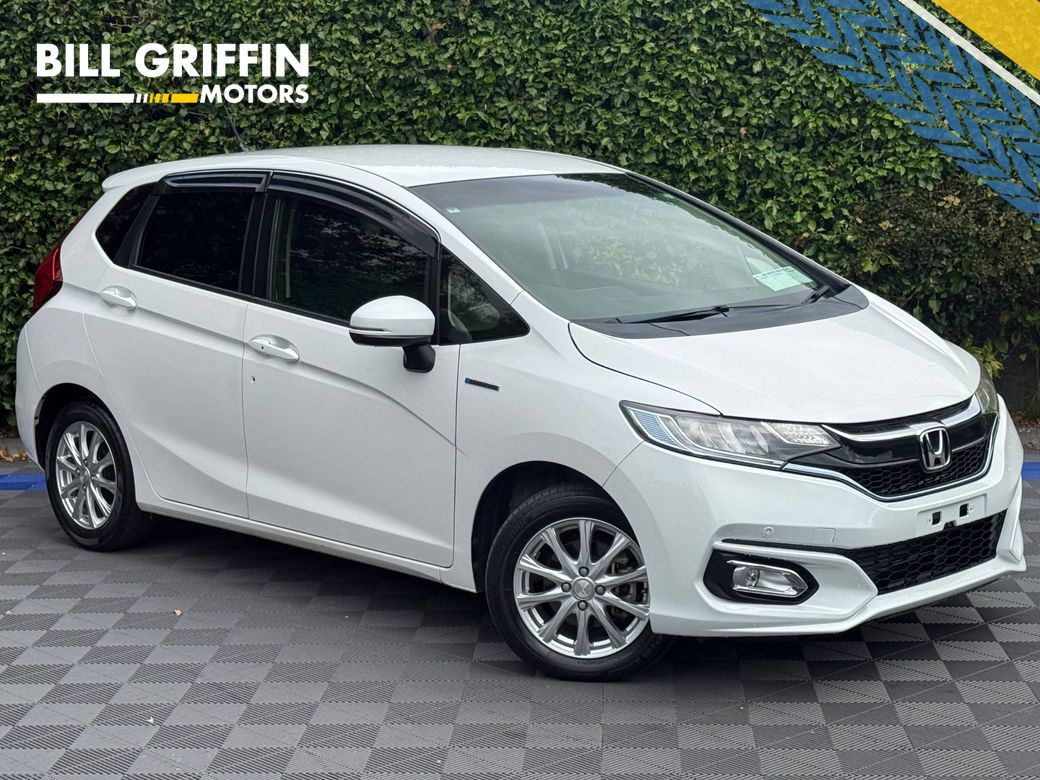 Image for 2019 Honda Fit L-PACKAGE 1.5 HYBRID AUTO // HALF LEATHER SEATS // REVERSE CAMERA // DIGITAL CLIMATE CONTROL