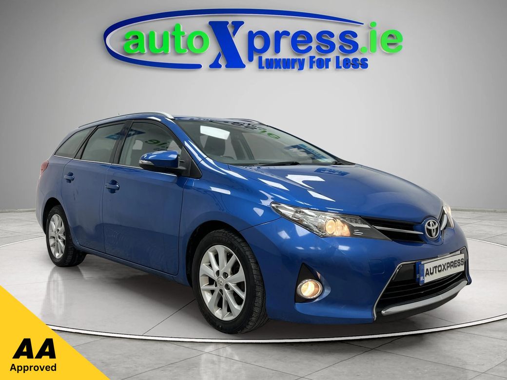 Image for 2015 Toyota Auris Dual Tour Sport, Manual, Reversing camera