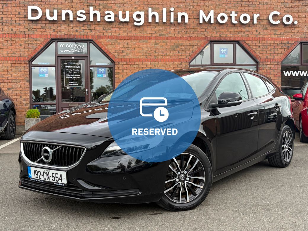 Image for 2019 Volvo V40 T2 Momentum 1.5 Petrol 122BHP 5DR