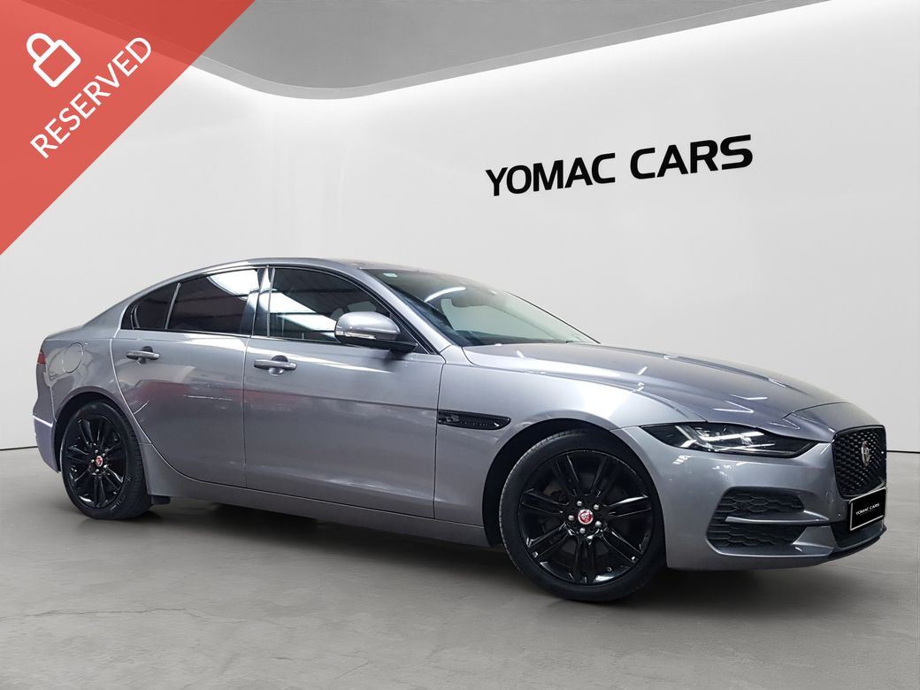 Image for 2020 Jaguar XE CHEQUERED FLAG EDITION 2.0D AUTO -- IMMACULATE CONDITION -- FINANCE ARRANGED 