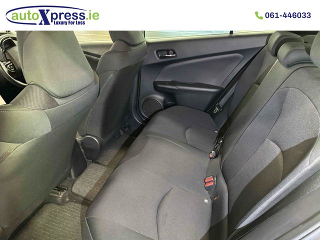 Image for 2019 Toyota Prius E, Hybrid, Automatic, Reverse camera