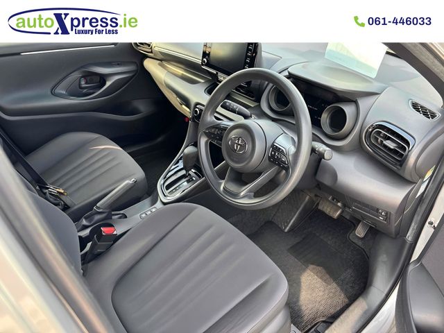 Image for 2020 Toyota Yaris 1.5 HYBRID G Automatic, Reversing camera