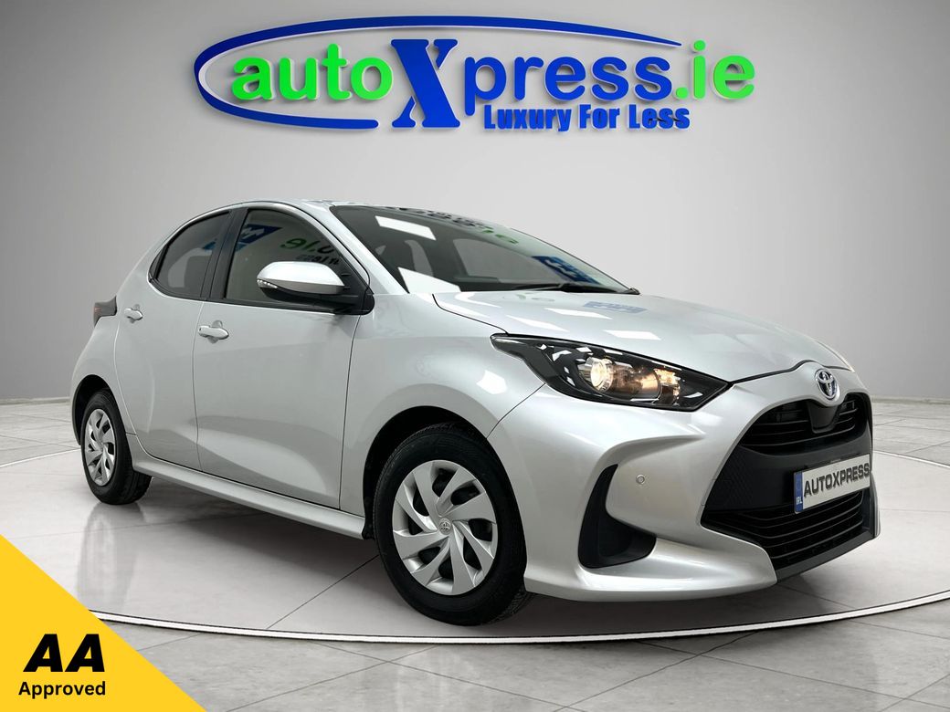 Image for 2022 Toyota Yaris 1.5 HYBRID X Automatic, Reversing camera