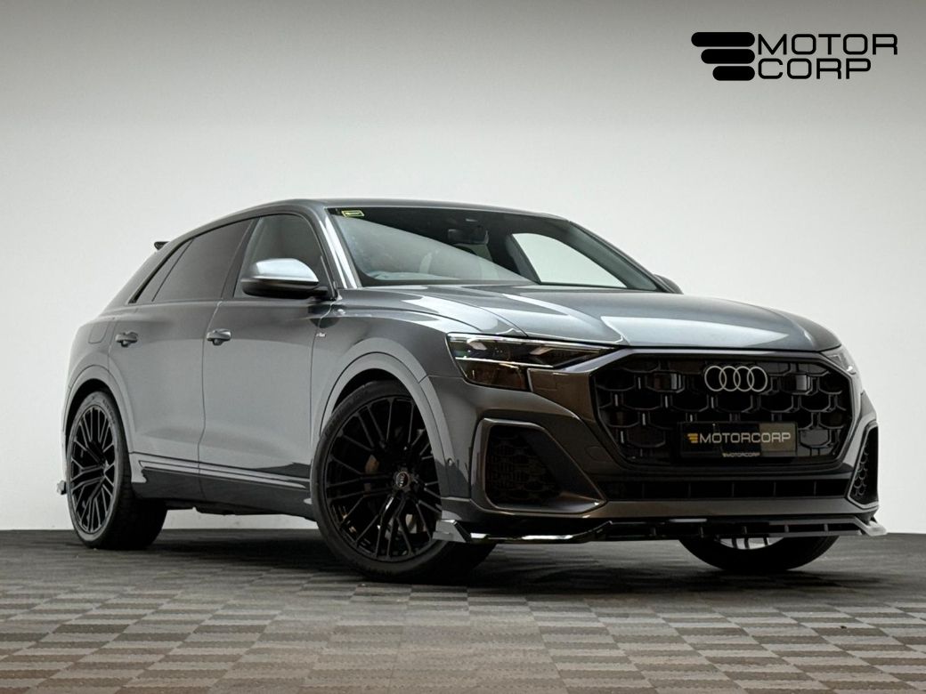Image for 2025 Audi Q8 TFSI E QUATTRO S LINE