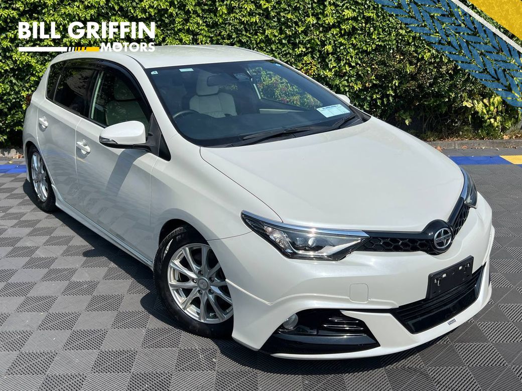 Image for 2017 Toyota Auris MODELLISTA 1.8 HYBRID AUTO // REVERSE CAMERA // DIGITAL CLIMATE CONTROL // CRUISE CONTROL