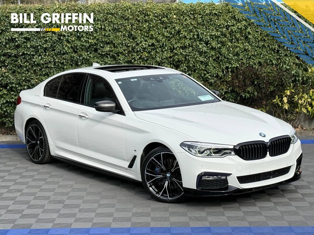 Image for 2018 BMW 5 Series 530e M-SPORT COMPETITION 2.0 HYBRID // HEADS-UP DISPLAY // NEW 20" M5 ALLOYS // 360 PARKING CAMERAS