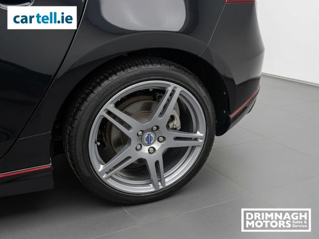 Image for 2014 Volvo V40 High Spec auto with upgraded alloys 
