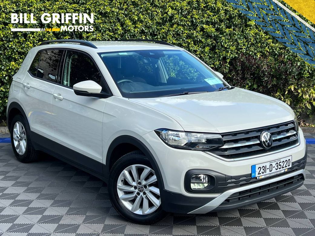 Image for 2023 Volkswagen T-Cross LIFE 1.0 TSI // APPLE CARPLAY/ANDROID AUTO // ADAPTIVE CRUISE CONTROL // DIGITAL CLUSTER