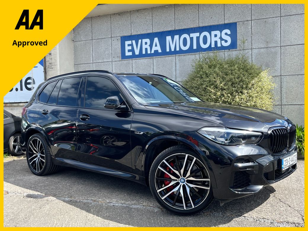 Image for 2023 BMW X5 XDRIVE 45E M-SPORT PHEV 3.0 PETROL //HIGH SPEC//MERINO LEATHER//HARMAN KARDON SOUND SYSTEM//HEAD UP DISPLAY//HEATED STEERING WHEEL// 