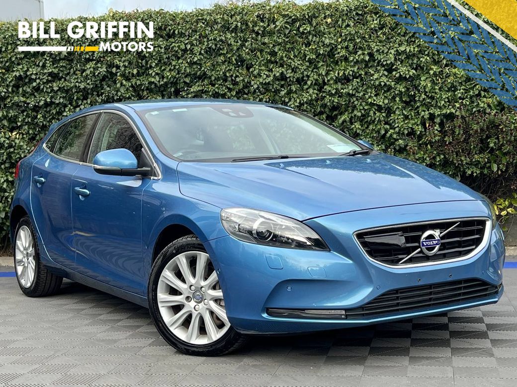 Image for 2016 Volvo V40 T3 1.5 ** BIG SPEC ** // LOW MILEAGE // LEATHER HEATED SEATS // REVERSE CAMERA // ADAPTIVE CRUISE CONTROL 