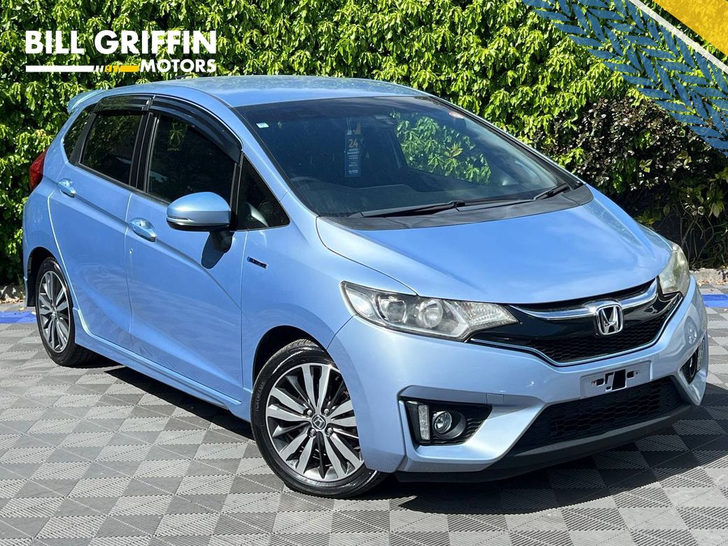 Image for 2017 Honda Fit SPORT 1.5 HYBRID AUTO // DIAMOND CUT ALLOYS // CRUISE CONTROL // DIGITAL CLIMATE CONTROL