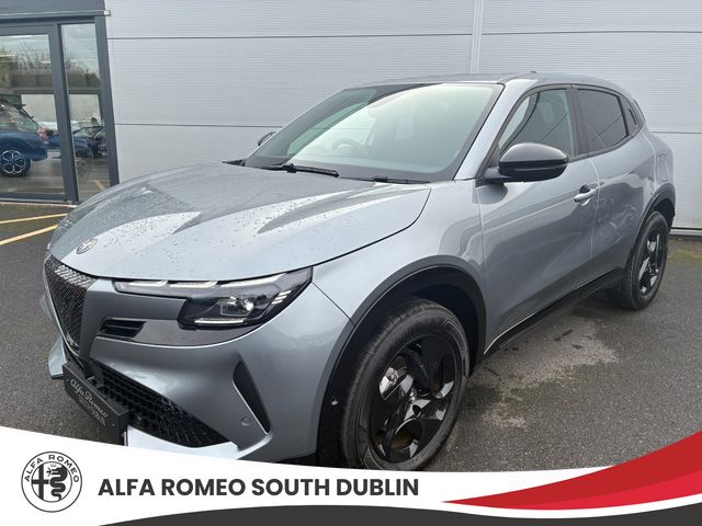 Image for 2026 Alfa Romeo Junior Ibrida