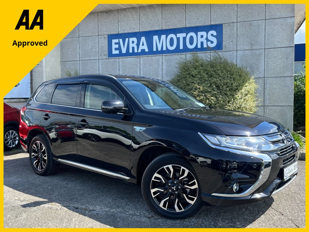 Image for 2018 Mitsubishi Outlander G 4WD PHEV HYBRID AUTOMATIC 2.4 PETROL //HIGH SPEC//LOW MILES//HALF LEATHER HEATED SEATS//HEATED STEERING WHEEL//REVERSE CAMERA//KEYLESS ENTRY//ADAPTIVE CRUISE CONTROL//
