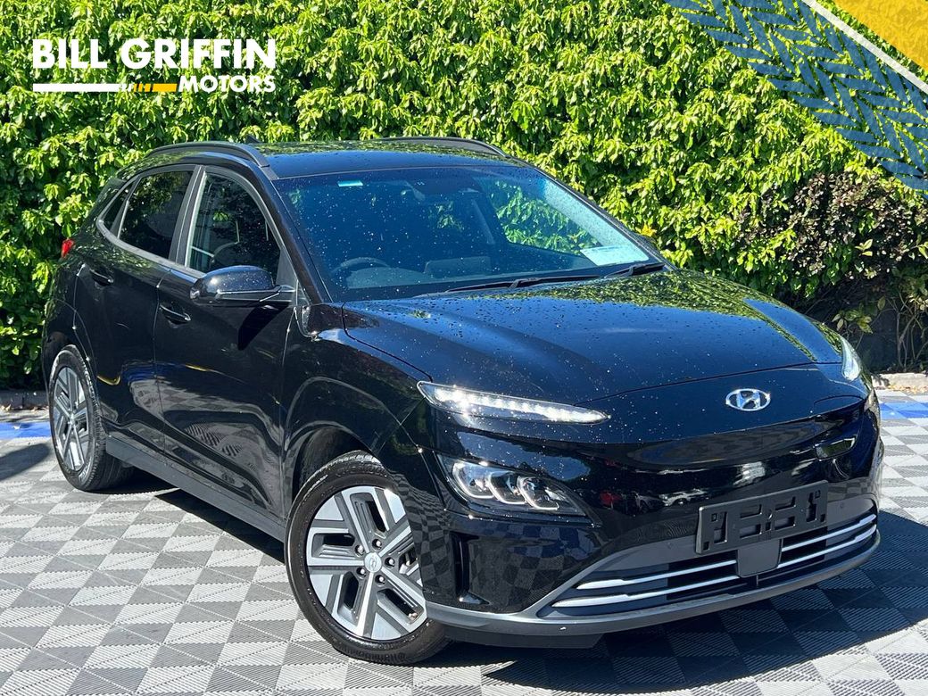 Image for 2023 Hyundai Kona PREMIUM EV 65KWH // APPLE CARPLAY/ANDROID AUTO // REVERSE CAMERA // AIR CONDITIONING