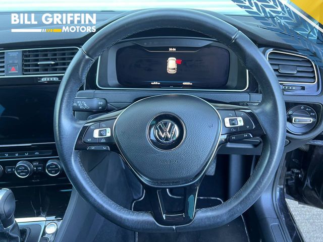 Image for 2017 Volkswagen Golf HIGHLINE 1.4 TSI AUTO // APPLE CARPLAY/ANDROID AUTO // DUAL ZONE CLIMATE CONTROL // DIGITAL CLUSTER
